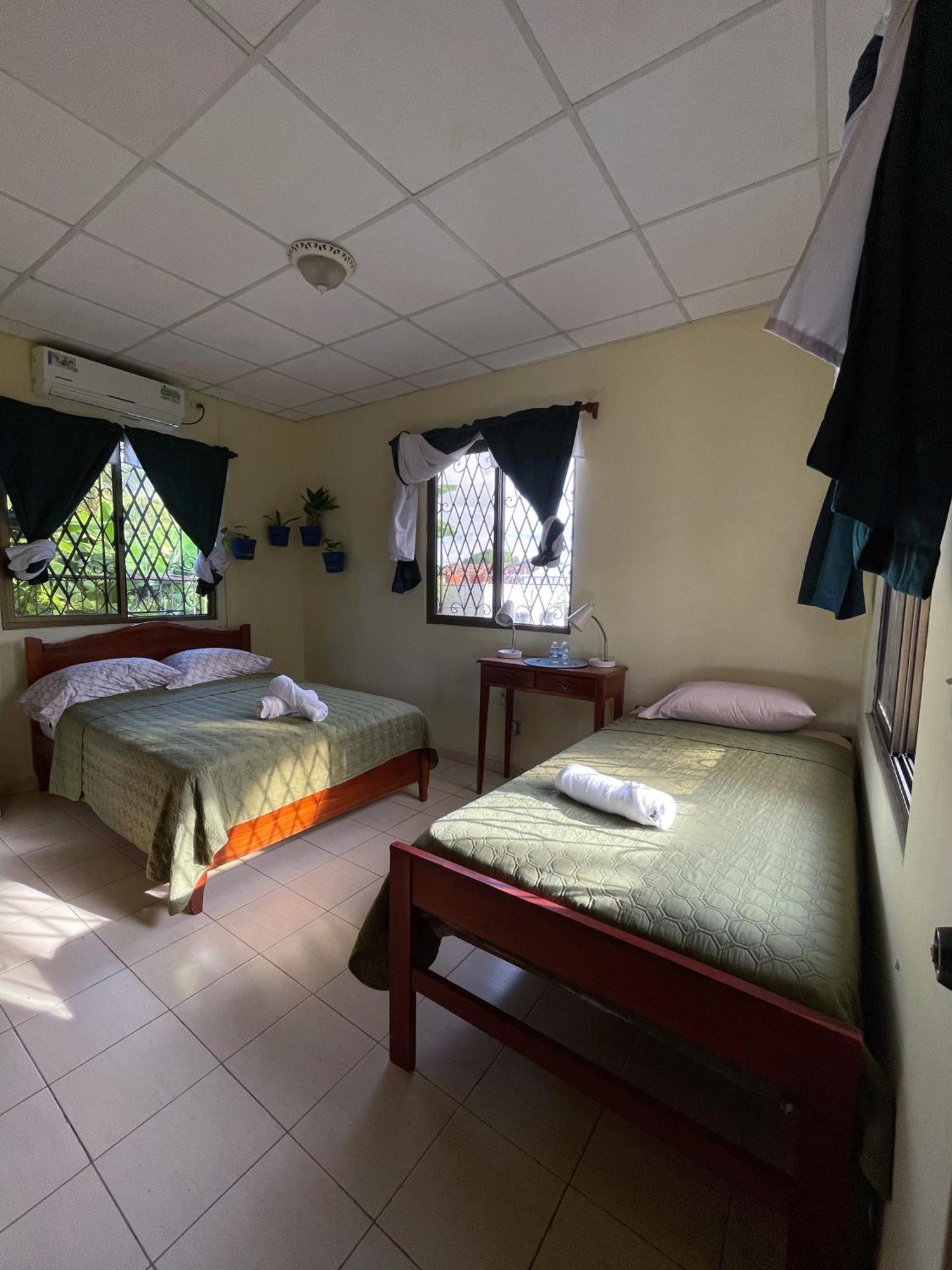 Hostel Kimmell / Hostal Familiar La Casita De Los Kimmell Las Tablas Eksteriør bilde